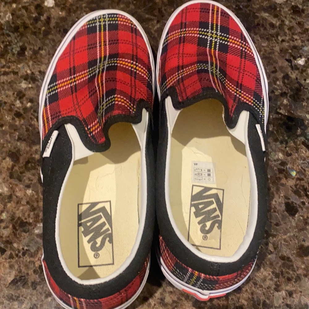 Vans ladies shoes, plaid color, super fun, never worn, size 8.5 womens/7 mens
